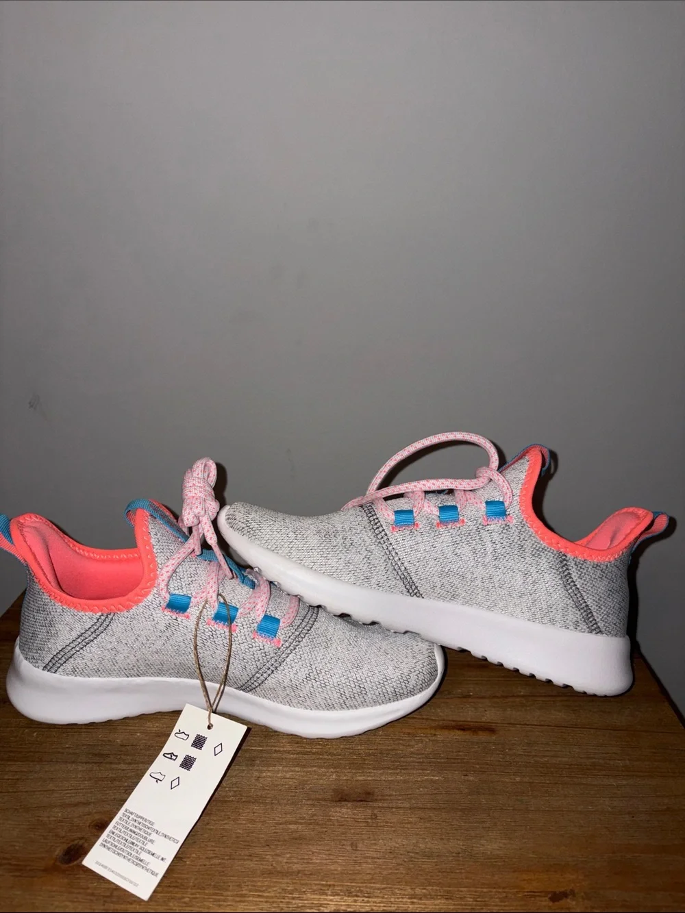 NEW adidas Kids Grey Knit Sneakers with Pink Accents 4 Youth